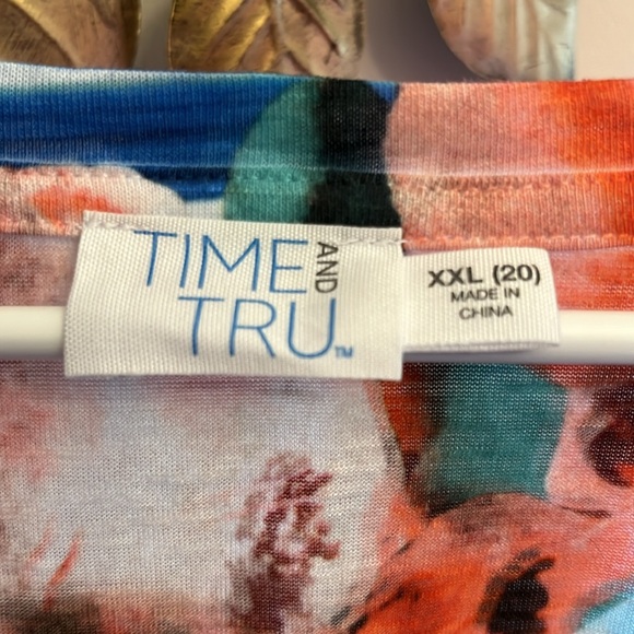 Woman’s Time and Tru Top - Picture 2 of 5